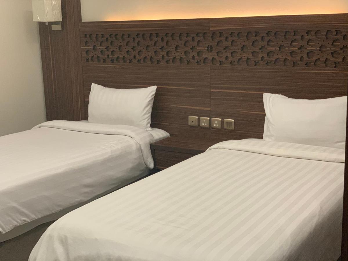 Jeddah Lake Hotel Exterior foto